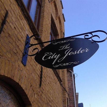 The City Jester Ieper Eksteriør billede